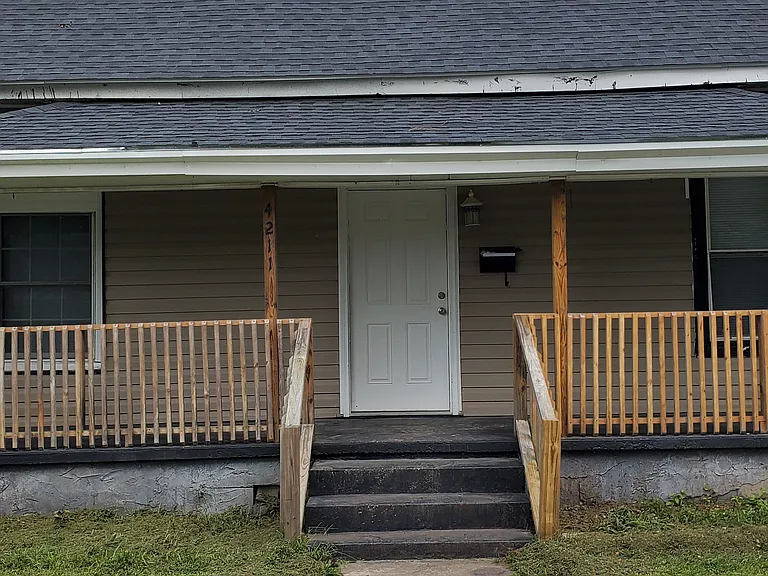4211 Martin Luther King Jr St — Photo 1