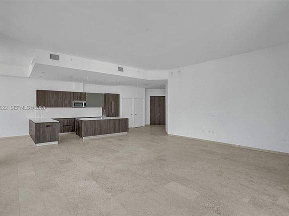 5th image of 88 SW 7th St APT 4011