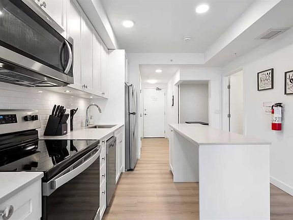 3rd image of 123 4th St NE #405