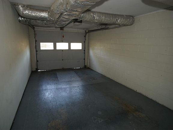 2nd image of 1211 Glade Hill Dr