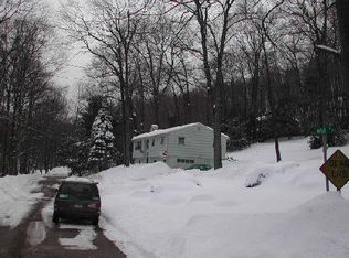 28 Marldon Rd, Brookfield, CT 06804