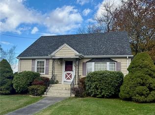 48 Hambly Rd, Tiverton, RI 02878