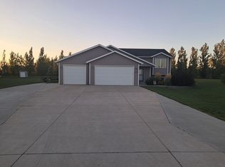 5212 Beaver Creek Pl, Bismarck, ND 58504
