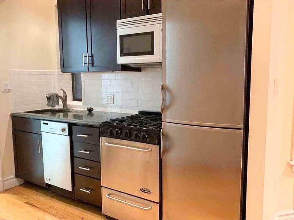 2nd image of 328 E 85th St APT 4D