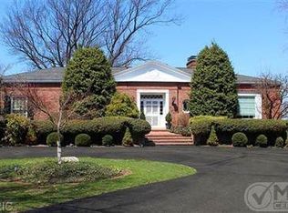 853 Allen Dr, Holland, MI 49423