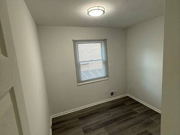 4th image of 160 Serrell Ave #1F
