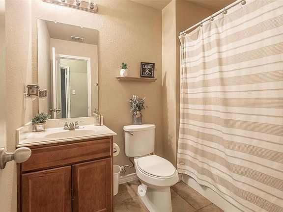 2nd image of 1421 Villa Paloma Blvd