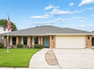 106 W Imperial Dr, Harahan, LA 70123