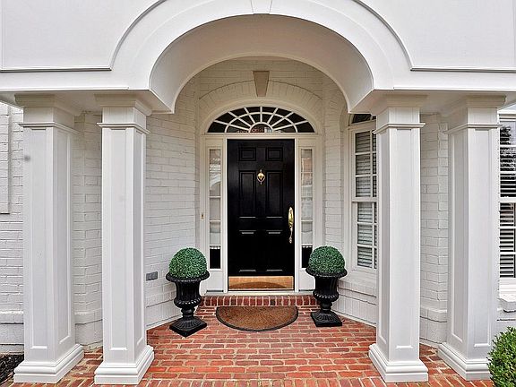 3rd image of 1223 Hyde Ln