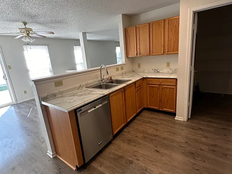 12647 Loyalty Dr — Photo 6