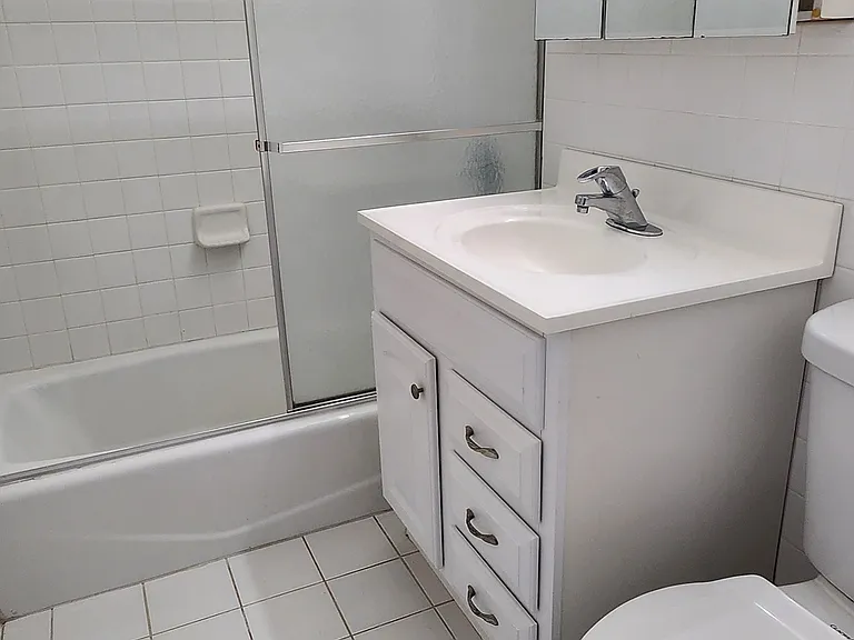 860 E Broadway #5F — Photo 5