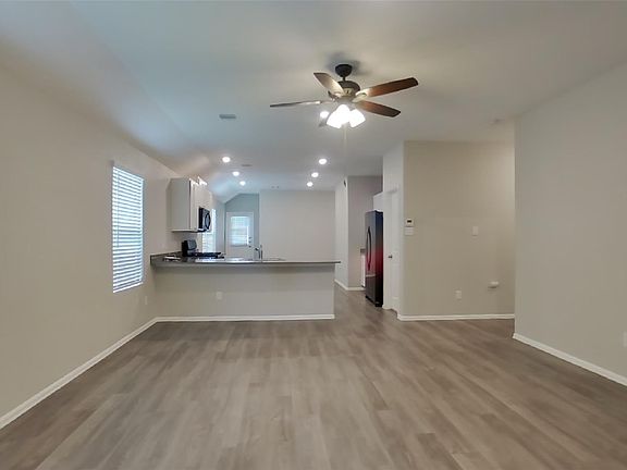 4th image of 210 Pine Cavern Dr