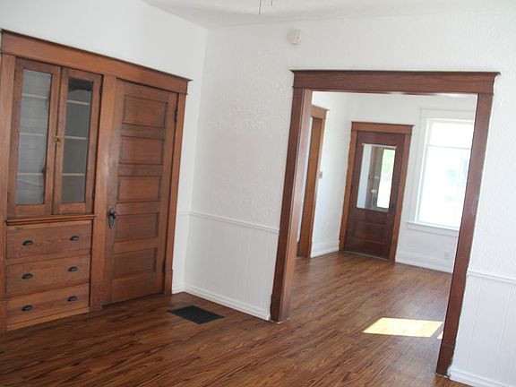 2nd image of 609 Franklin Ave