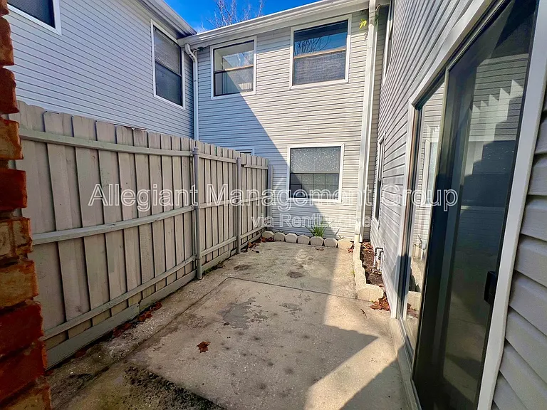 2807 Rio Grande Trl — Photo 18