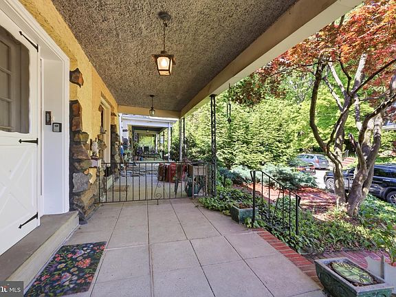 2nd image of 6616 Morris Park Rd