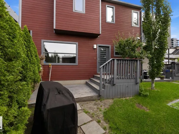 14315 Stony Plain Rd NW #1, Edmonton, AB T5N 3R6