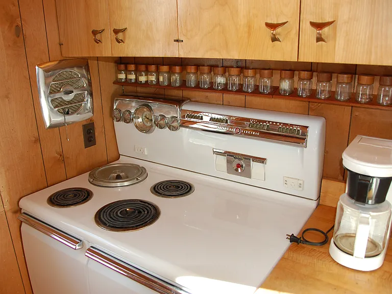 48 Greenwood Dr — Photo 16