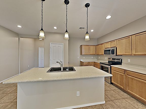 4th image of 536 E Heather Dr
