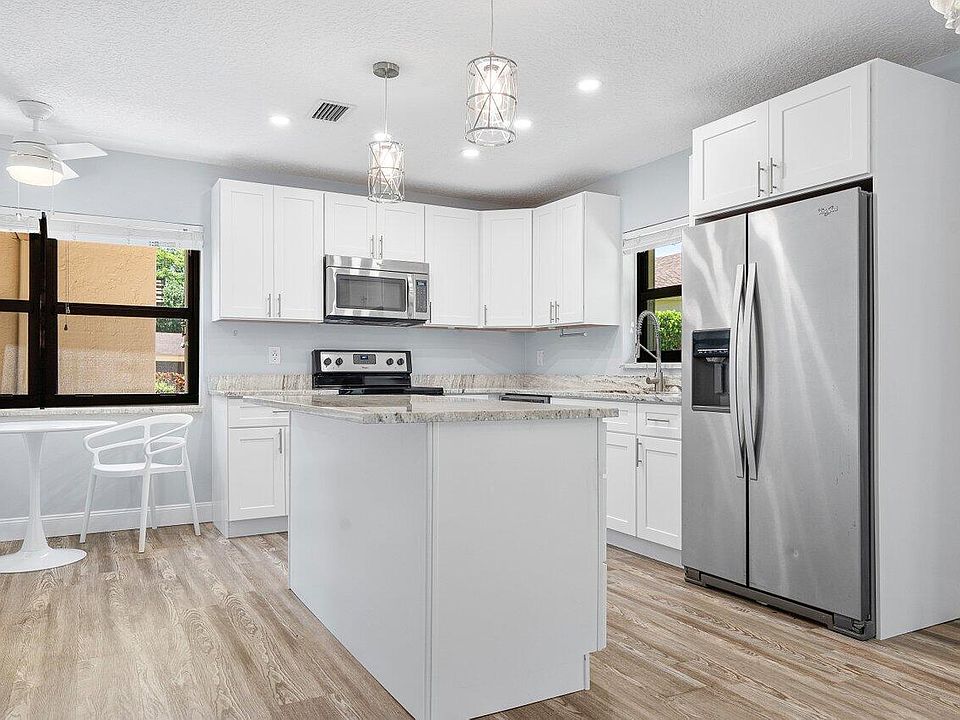 1st image of 796 NW 25th Avenue