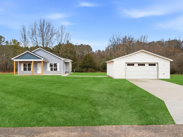 11 Halifax Ave, Louisburg, NC 27549