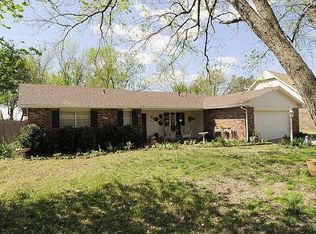 106 E G St, Jenks, OK 74037