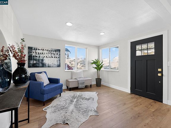 3rd image of 1027 3rd St