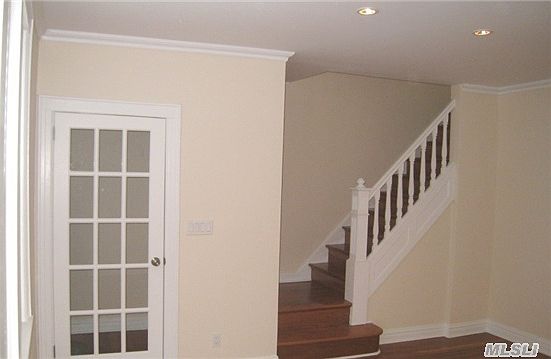 4th image of 2320 95th St