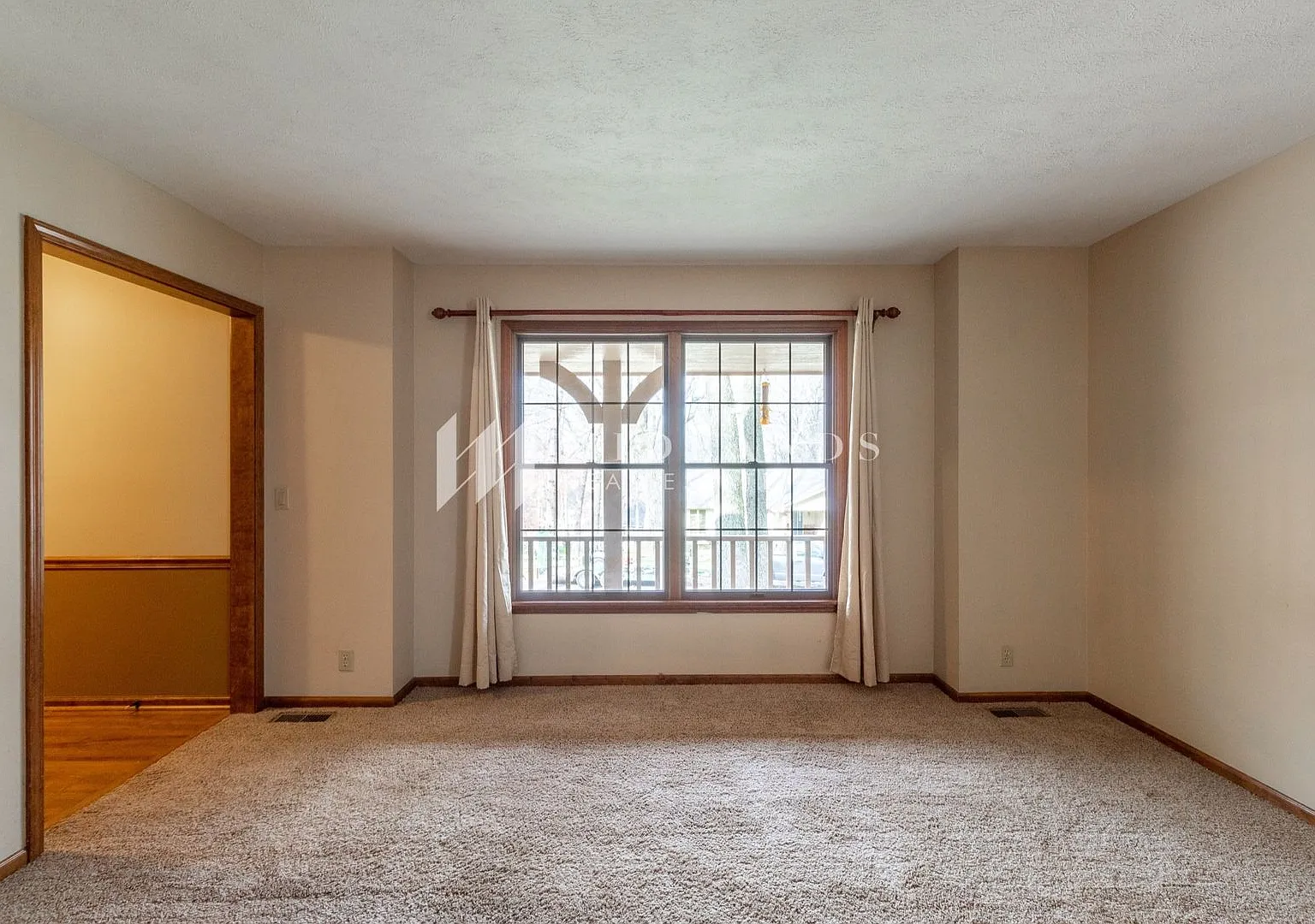 4 Bedroom Bellevue Home! — Photo 4