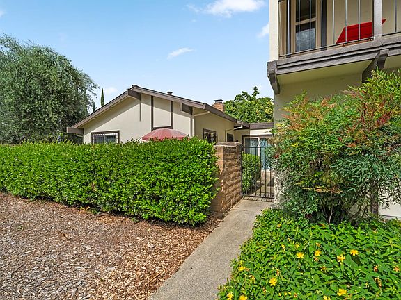 2nd image of 2235 Baywater Ln