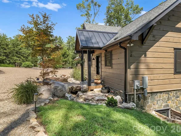 94 Osprey Roost Dr, Nebo, NC 28761