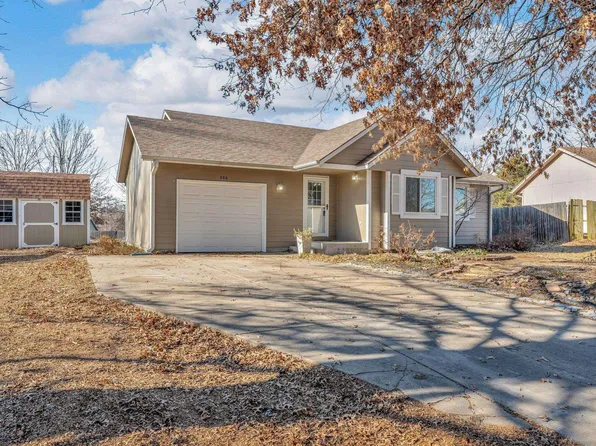 320 Harrison Ct, Auburn, KS 66402