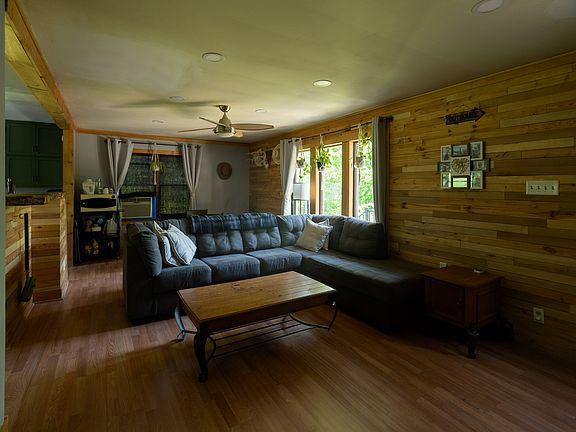 2nd image of 421 State St #351