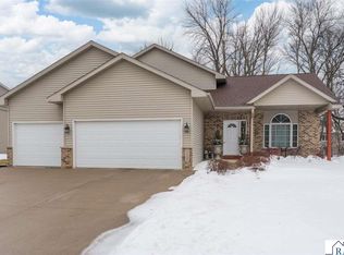 113 Sunburst Cir, Mankato, MN 56001