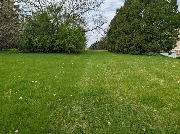 557 Baintree Rd, Davis, IL 61019