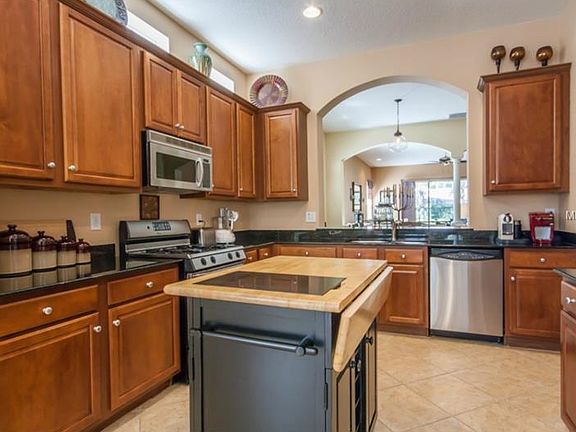 3rd image of 11609 Meridian Point Dr