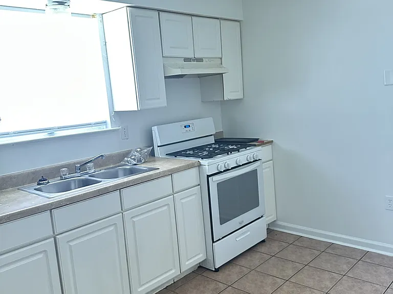 8513 Dinkins St — Photo 6
