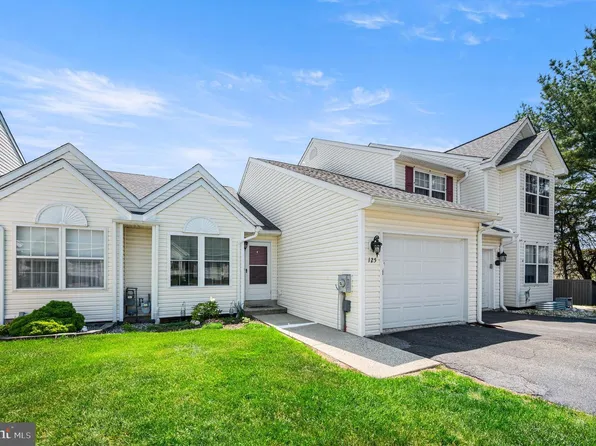 125 N 4th St, Bally, PA 19503