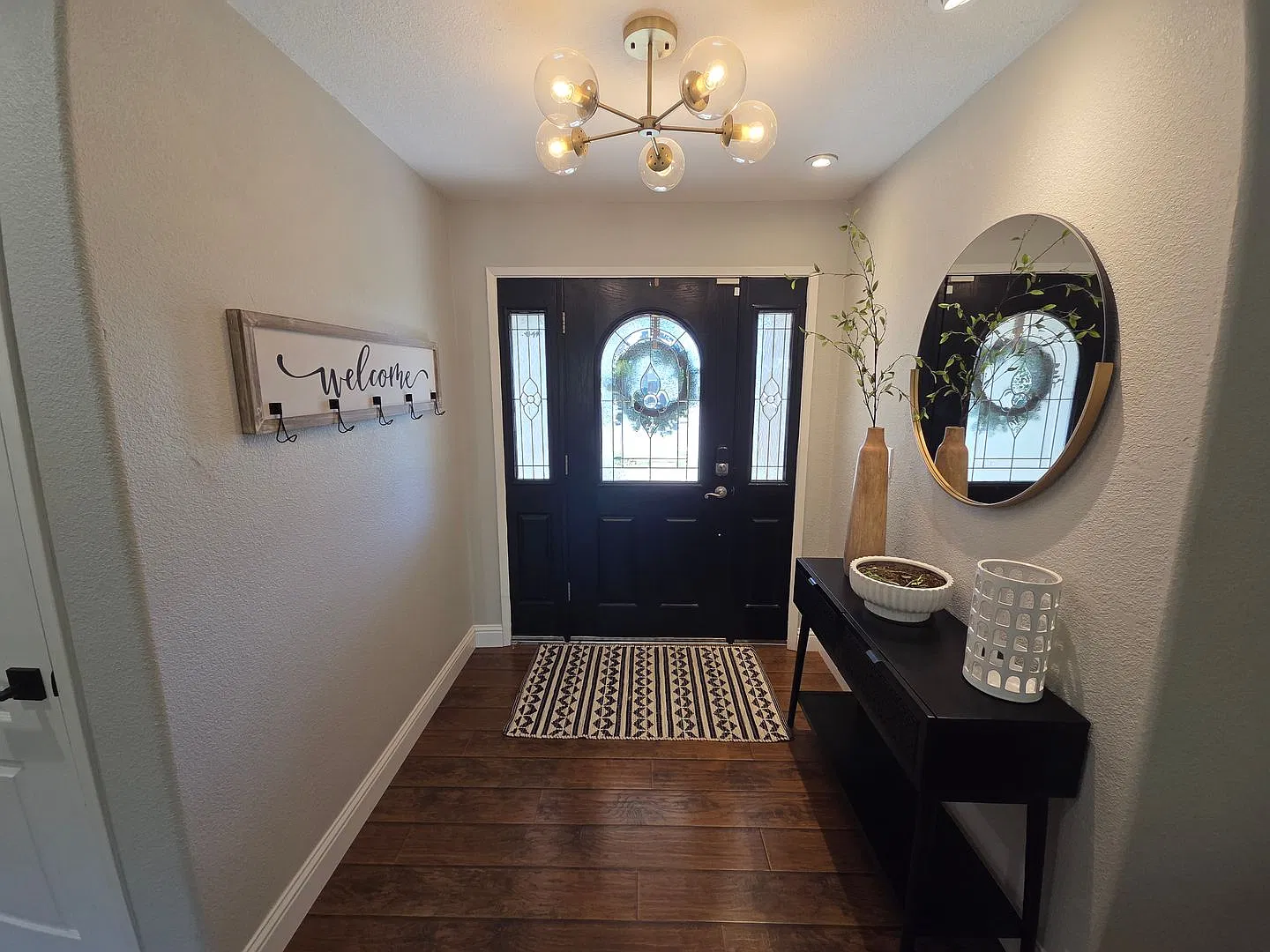 Comfort meets Eleglance in this amazing rental located in Turlock CA — Photo 2