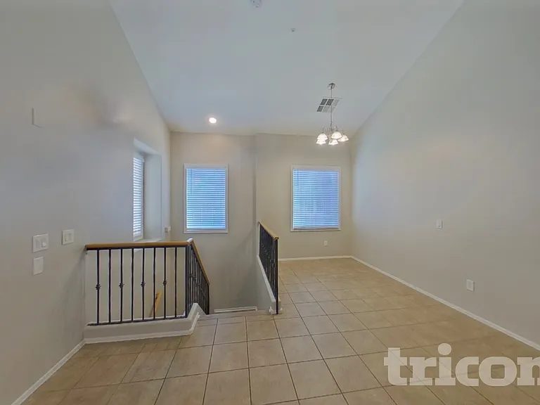 1353 S Sabino Dr — Photo 3