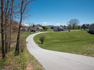 176 Lone Oak Dr #7, Mills River, NC 28759
