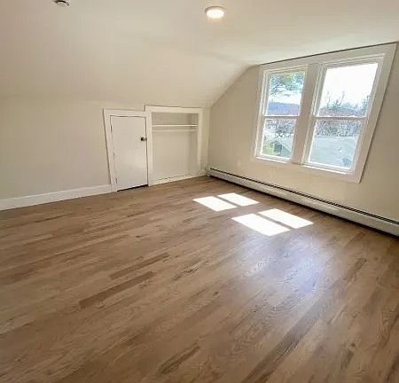 4th image of 323 Rutherford Ave #4