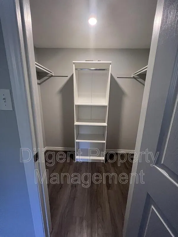 1 bed, 1.0 bath, 144 sqft, $700 — Photo 2
