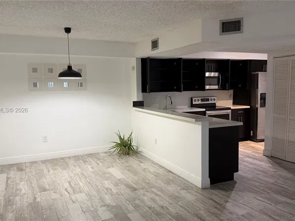 8600 SW 212th St APT 205, Cutler Bay, FL 33189