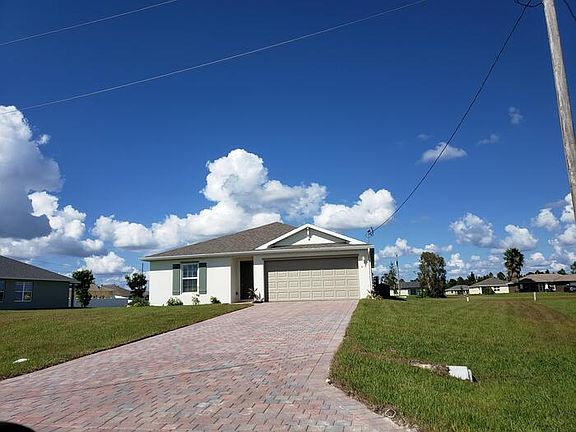 3rd image of 817 NE 43rd Ln