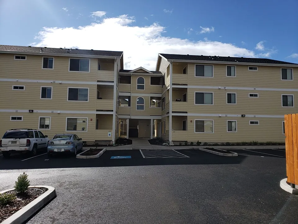 249-261 Hiatt Ln