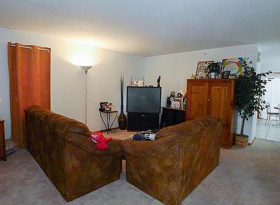 5th image of 447 Charles Ave