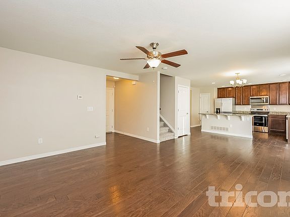 3rd image of 6733 Galpin Dr