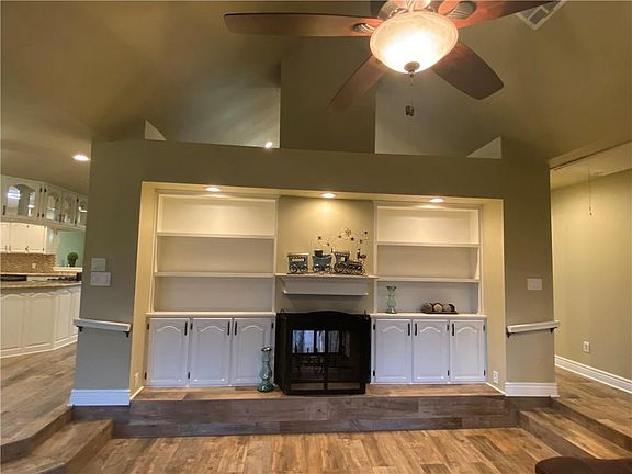 5th image of 348 Annex Dr