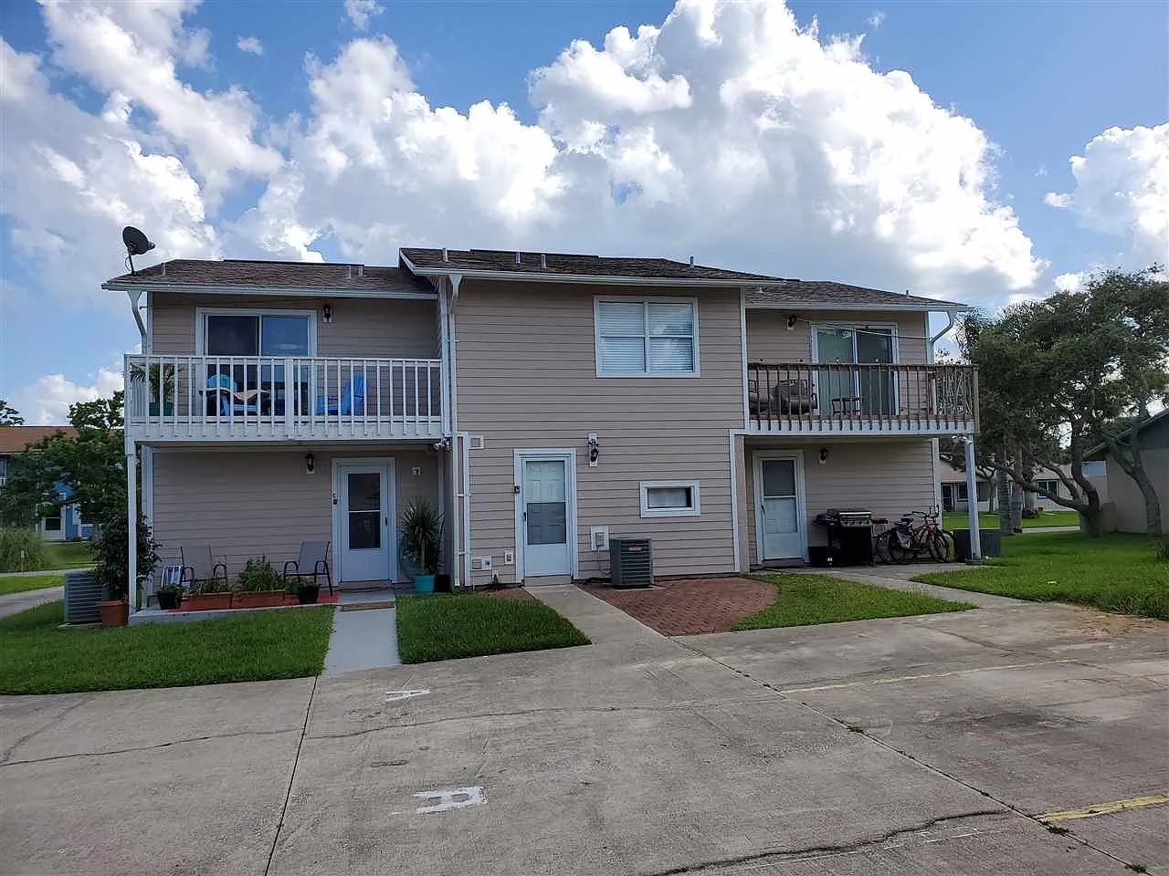 2 bed, 1.5 bath, 800 sqft, $1,695 — Photo 3