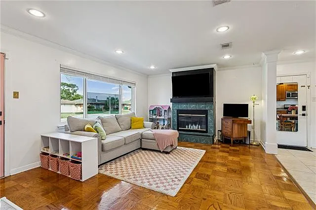 Building Photo - 3705 Academy Dr
